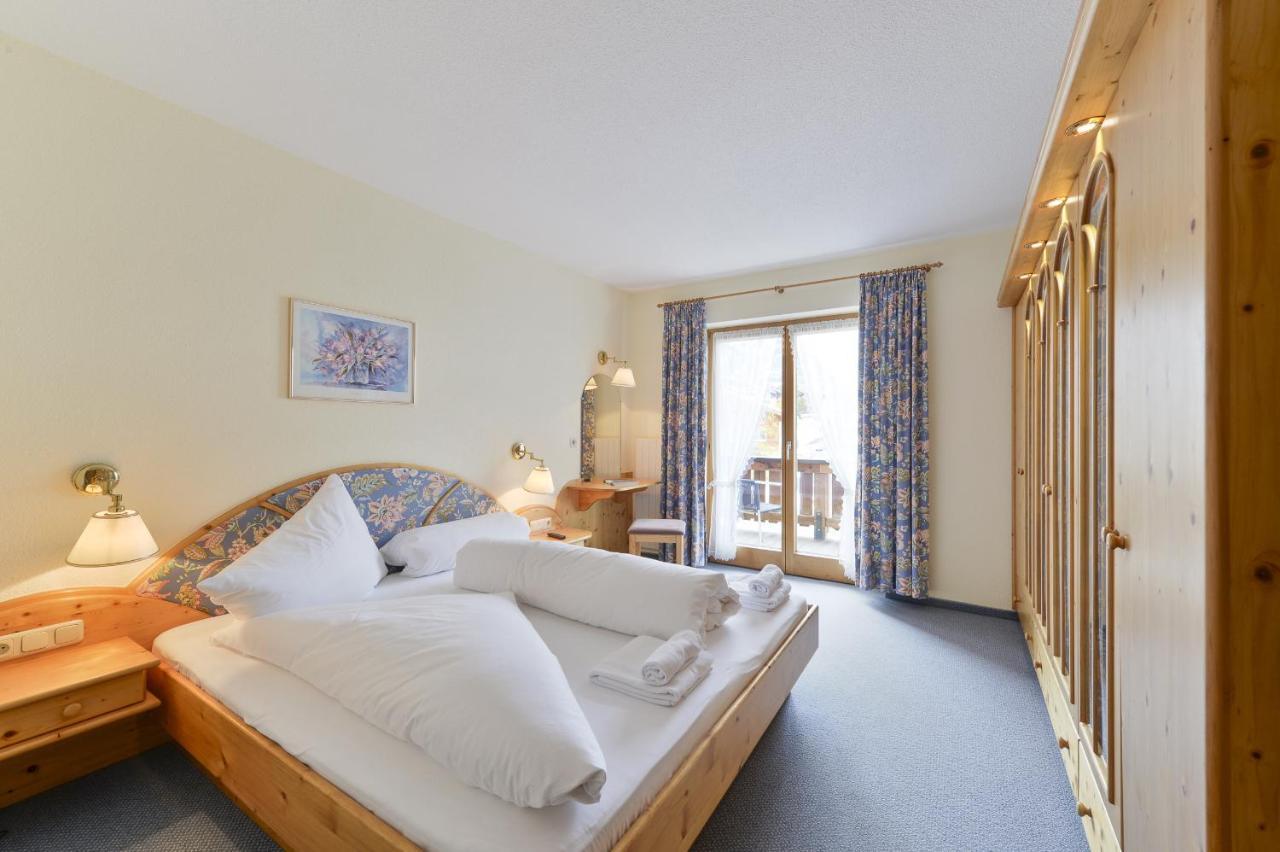 Haus Wallis Hotel Lech am Arlberg Quarto foto