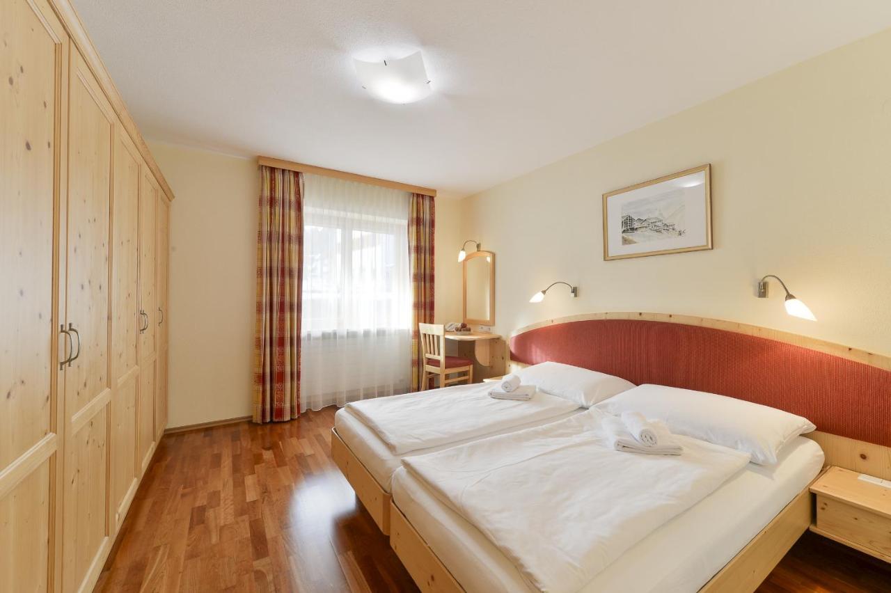 Haus Wallis Hotel Lech am Arlberg Quarto foto