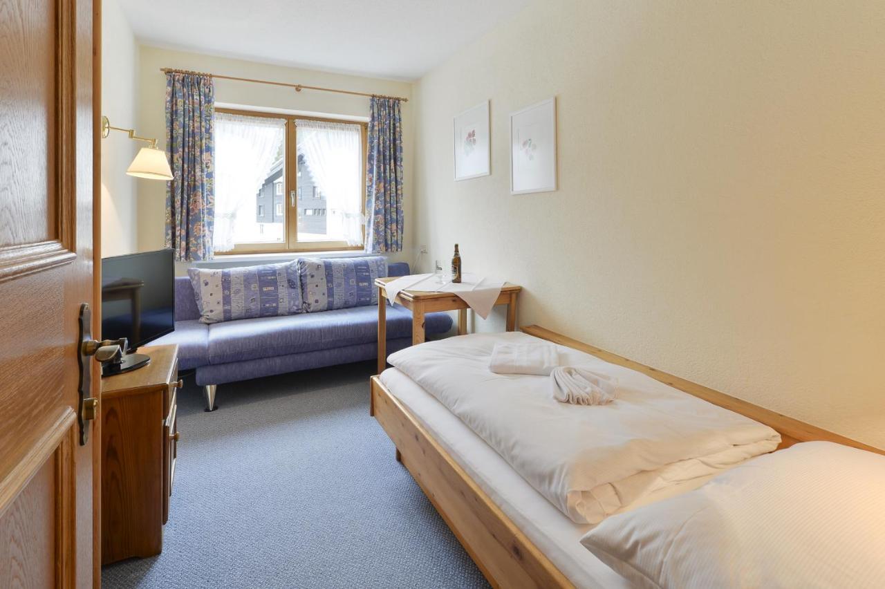 Haus Wallis Hotel Lech am Arlberg Quarto foto
